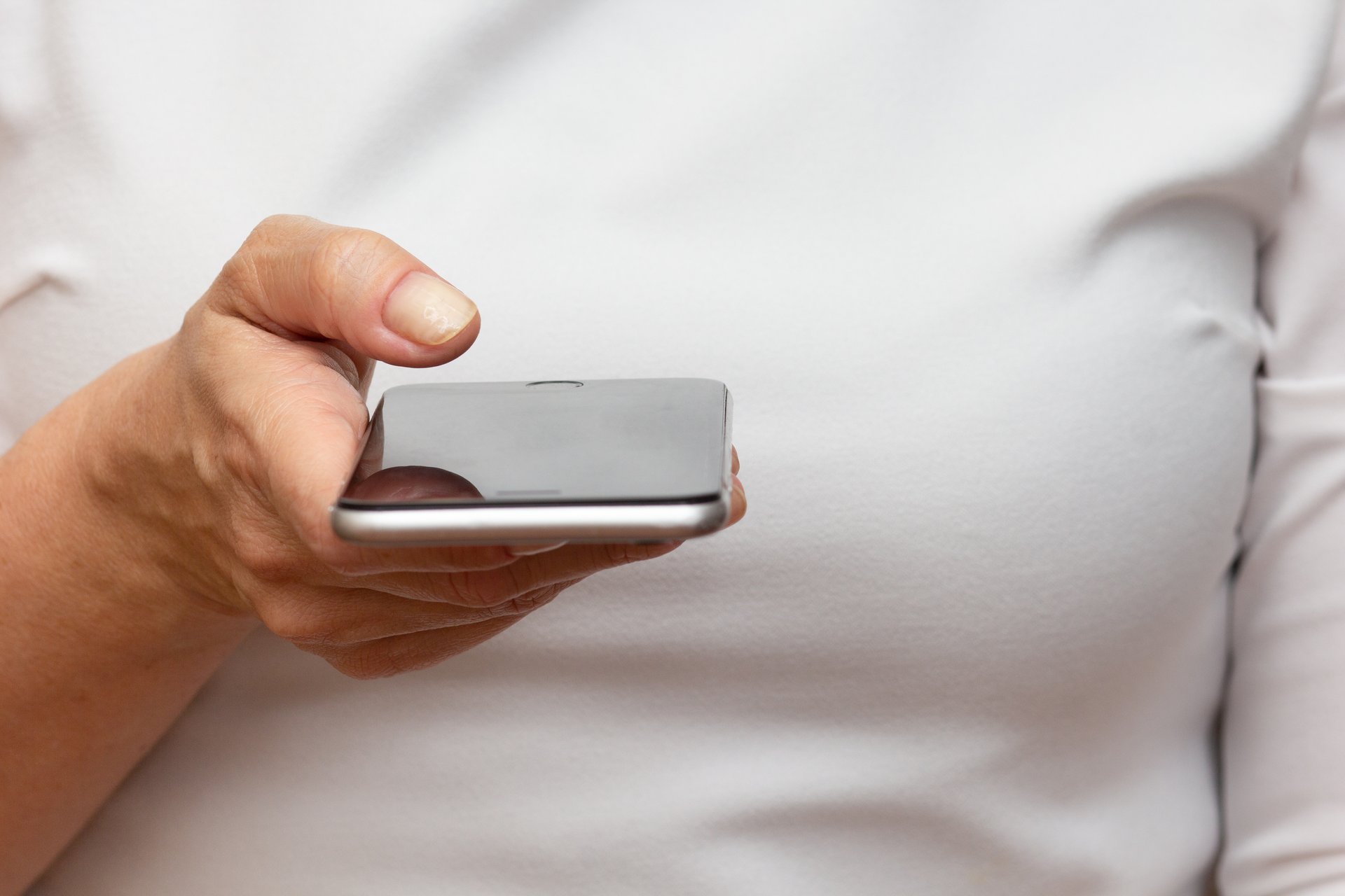 How to Choose a MagSafe iPhone Case: A Buyer's Checklist